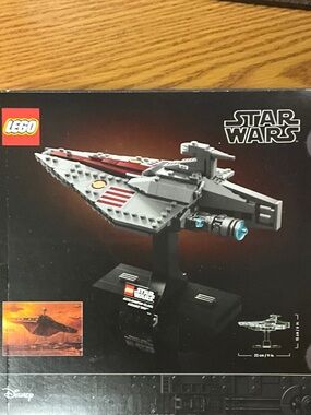 LEGO Star Wars Imperial Light Cruiser Model - Gray, Red, Blue Accents